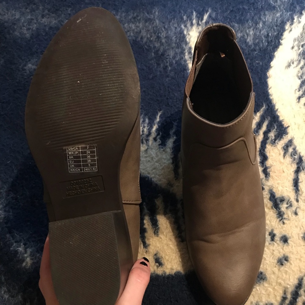 Brown booties - Picture 2 of 3